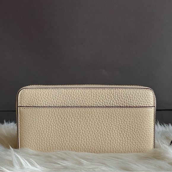 CH472 - Disney X Coach Accordion Zip Wallet with Minnie Mouse - Picture 6 of 11